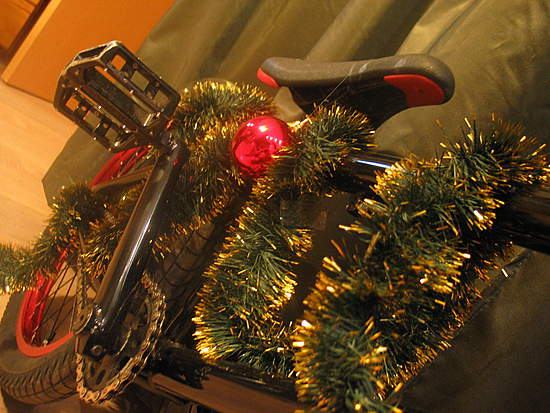     
: christmas bike 2.jpg
: 444
:	159.7 
ID:	5870